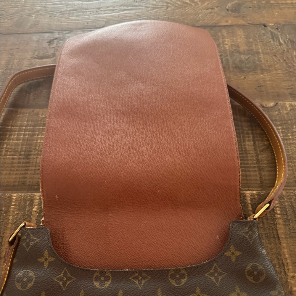 Louis Vuitton Musette Salsa GM - Picture 9 of 13